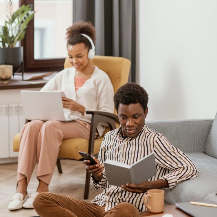 Recruit remote community managers Recruit remote community managers